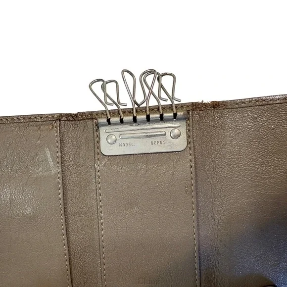 Chloe Taupe Brown Leather Monogram Key Holder Wallet - Picture 8 of 13